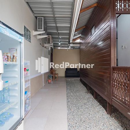 Langkar Guest House Syariah Mitra Reddoorz Samarinda Buitenkant foto